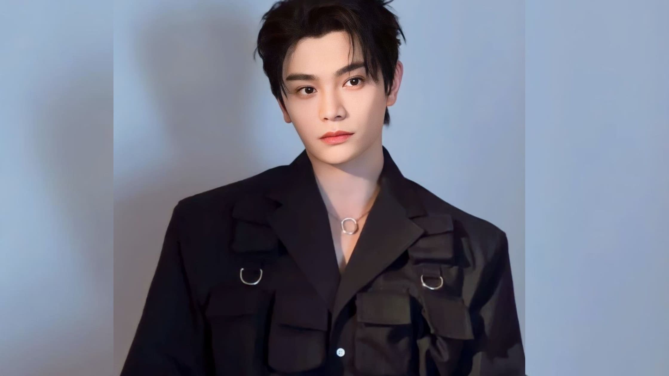 Foto do ator Ding Yuxi