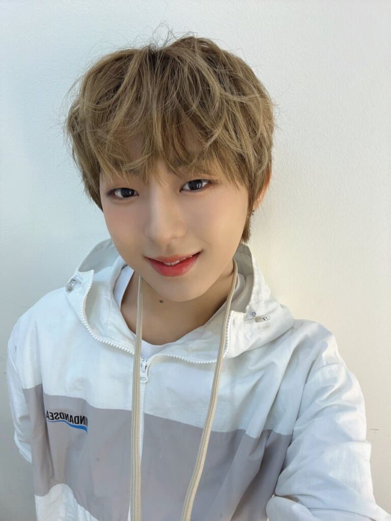 Mikaru, um dos membros do NouerA