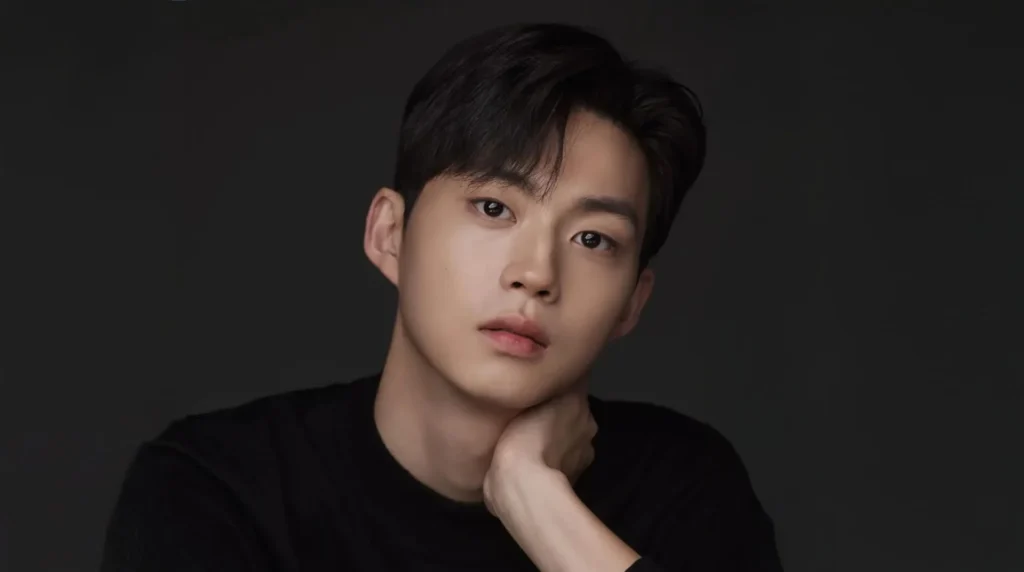 Foto do ator Choi Geon