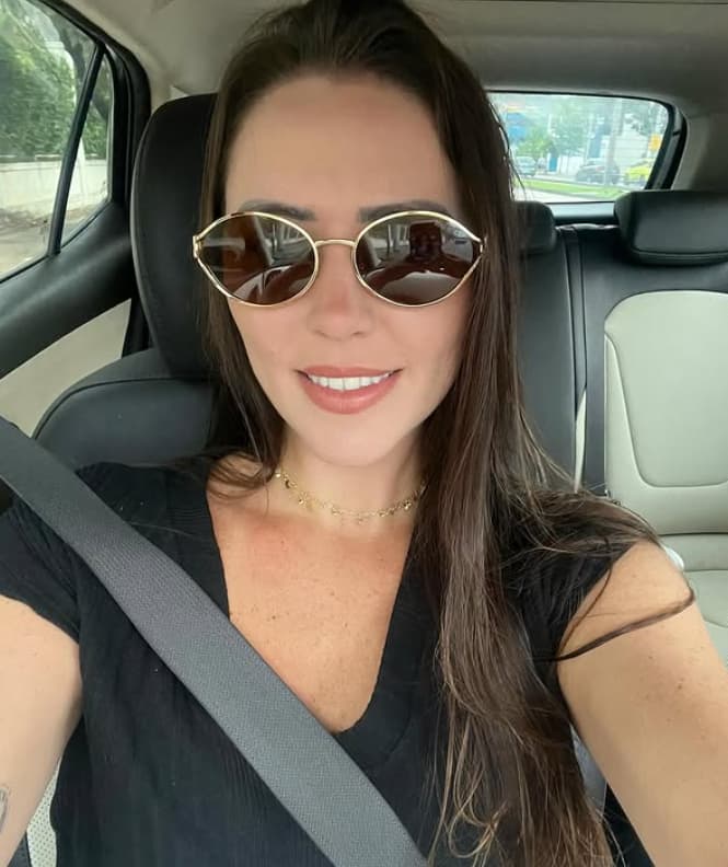 Foto da dubladora Hannah Buttel