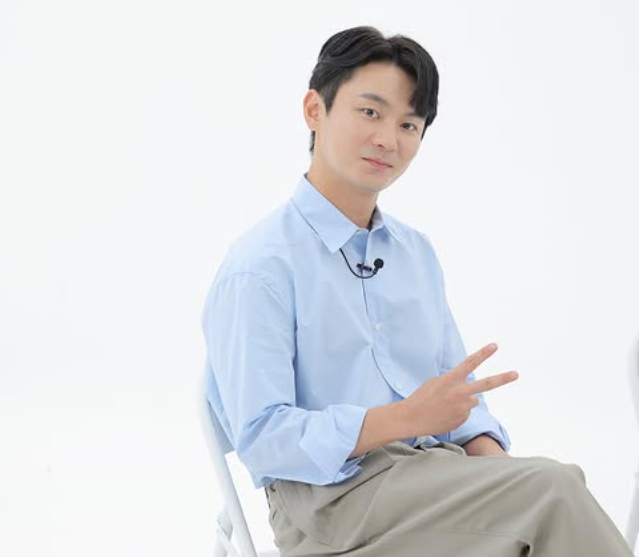 Foto do ator Kang Ki-doong