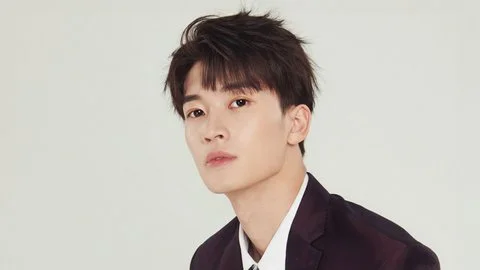 Foto do ator qin xiao xuan