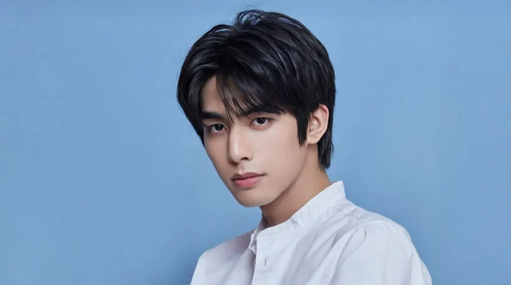 Foto dor ator Song Wei Long, parte do elenco de Shine on Me