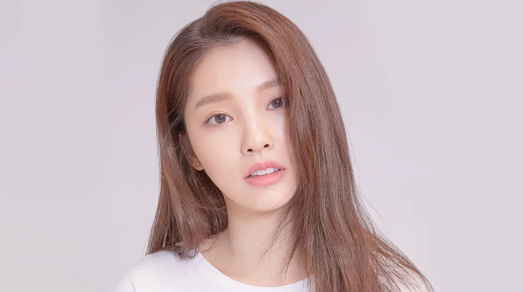 Foto da atriz Lee Si-woo