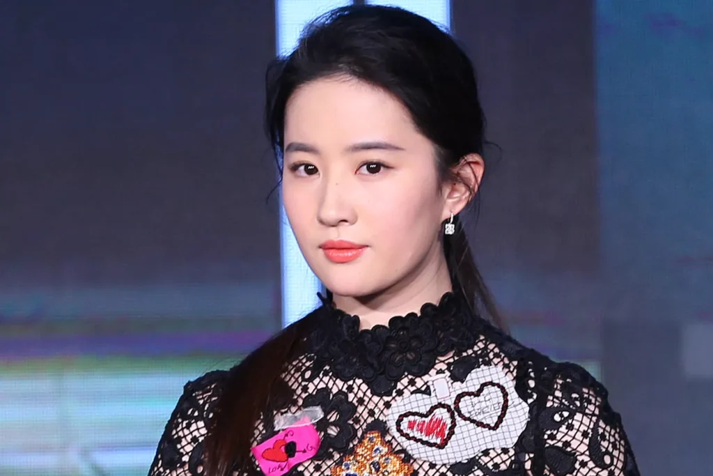 Foto da atriz Liu Yifei