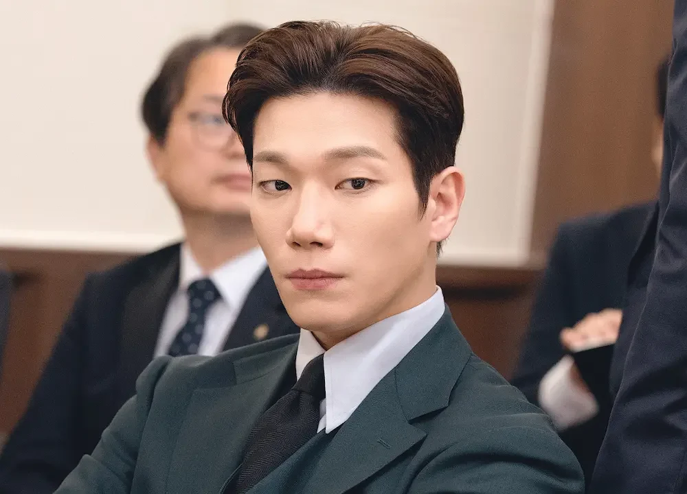 Foto do ator Kim Kyung-nam