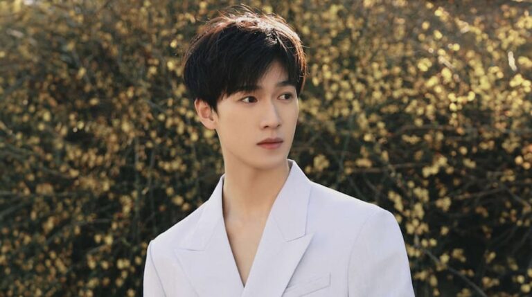 Foto do ator Li Yun Rui