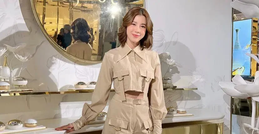 Foto da atriz esther supreeleela