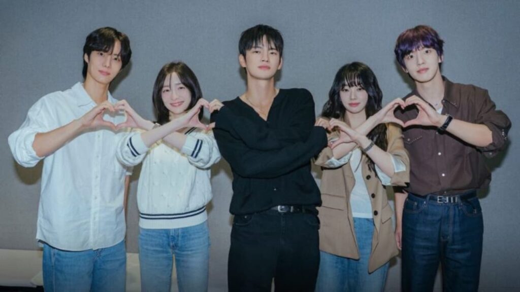 Imagem com elenco de see you at work tomorrow