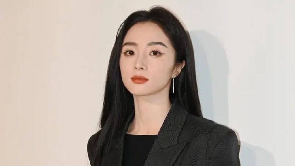 Foto da atriz Hu Bingqing