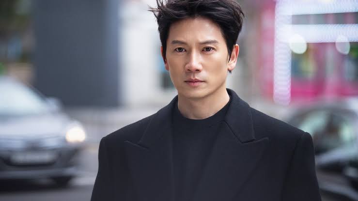 foto do ator Ji Sung