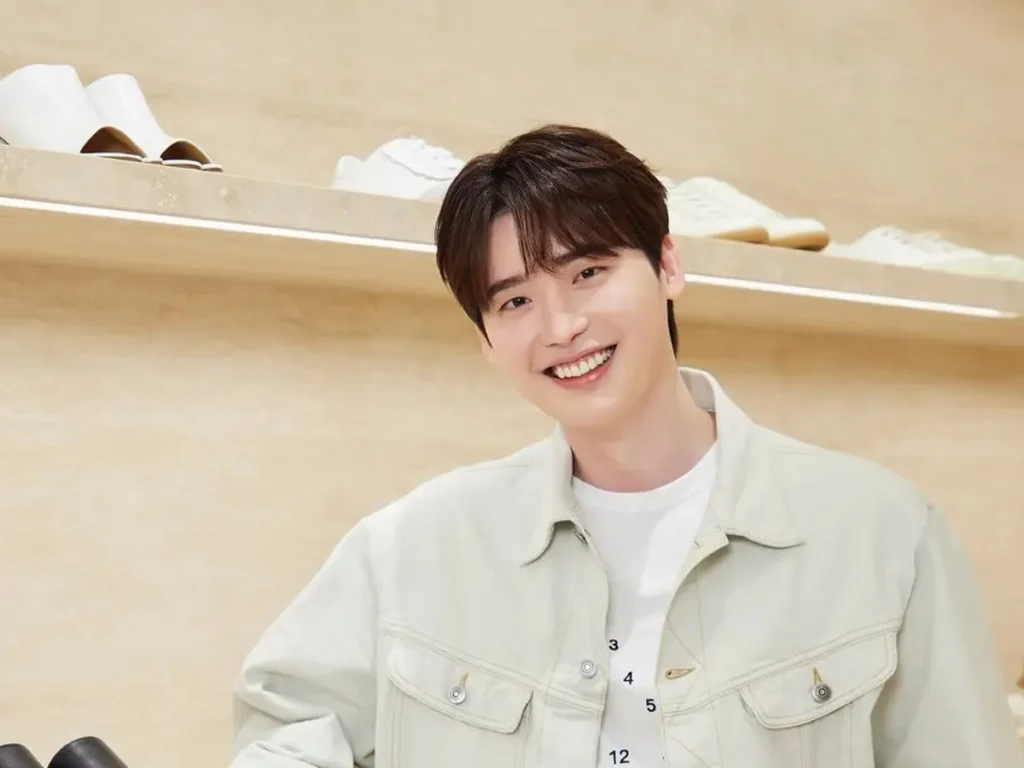 Foto do ator Lee Jong-suk